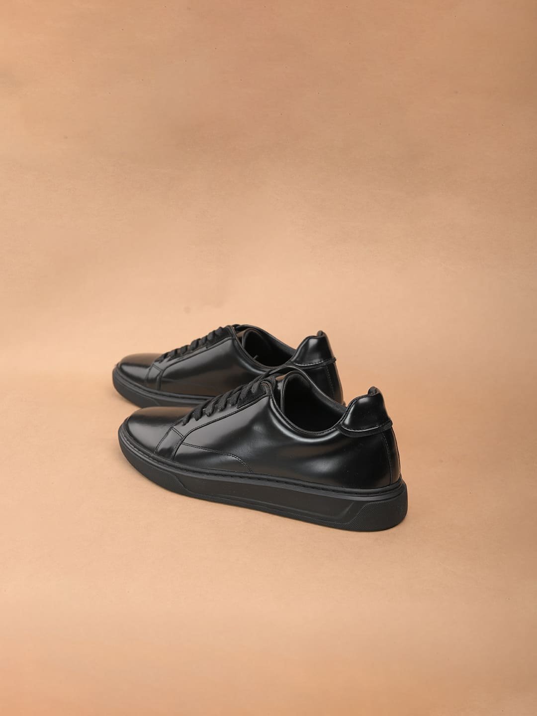 The Brown Hide - BRNO Sleek Black Leather Sneaker