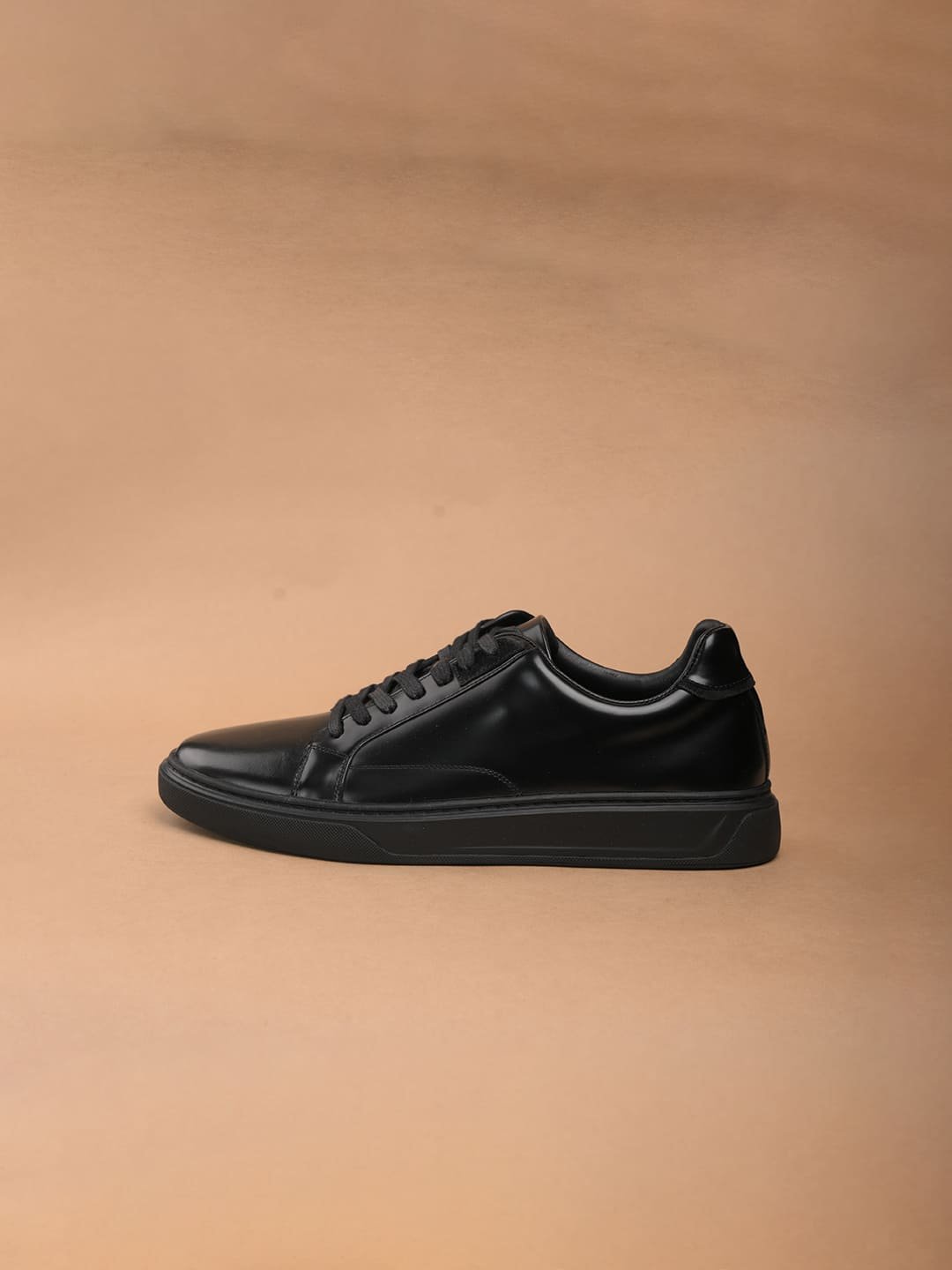 The Brown Hide - BRNO Sleek Black Leather Sneaker