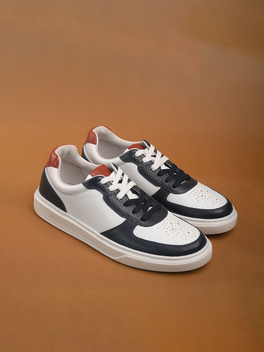 The Brown Hide - Casuale Italiano Crust Leather Sneaker