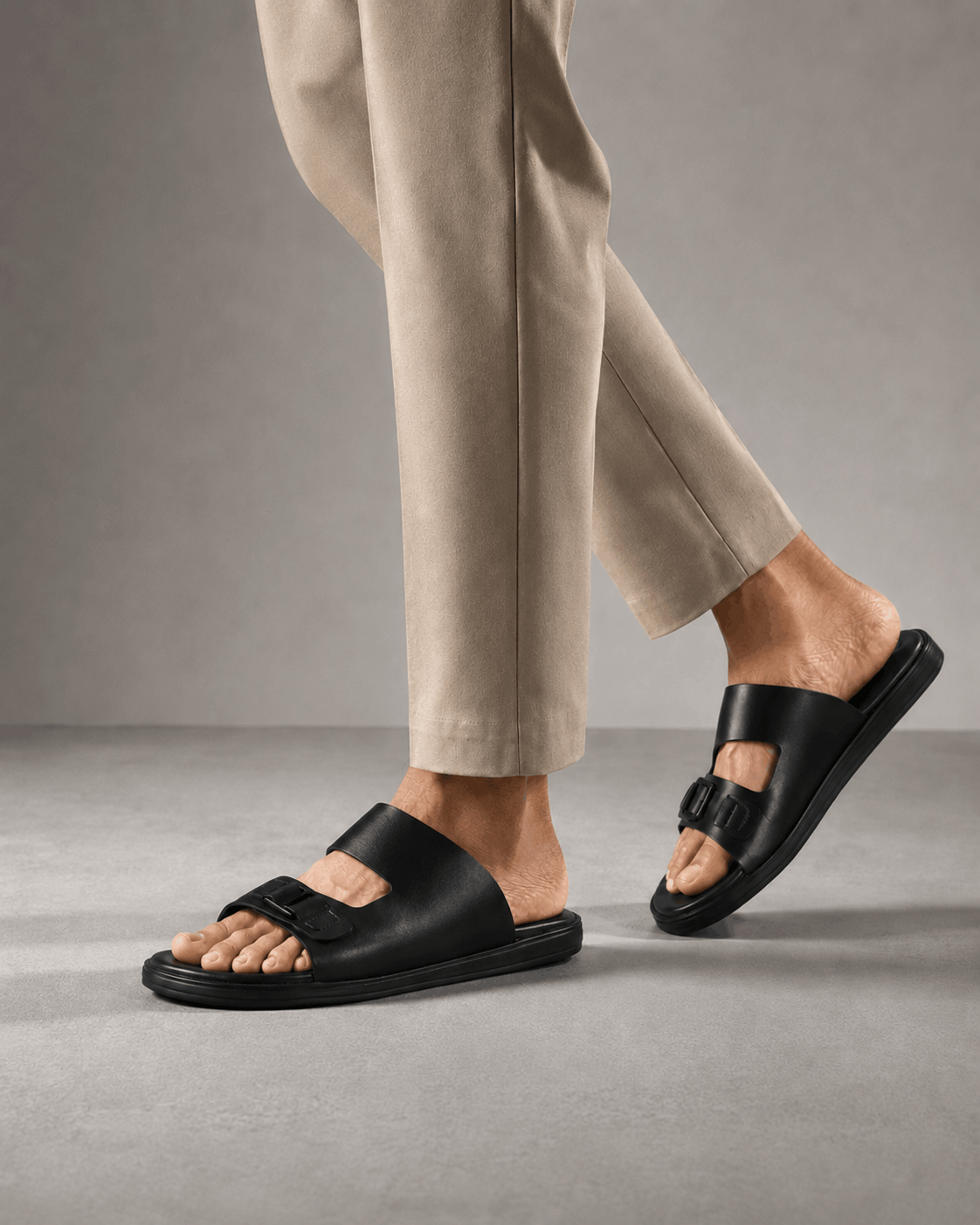 Sport Buckle Leather Slide - Black